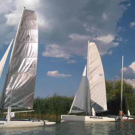 Club218 Vizparti Wellness Siofok