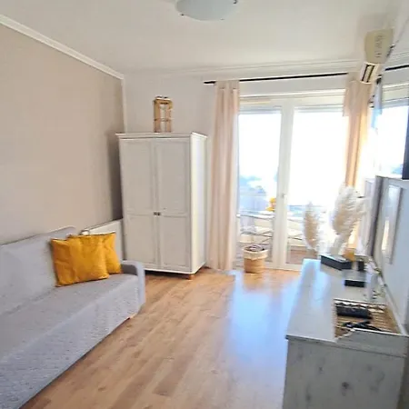 Club218 Vizparti Wellness Apartment *